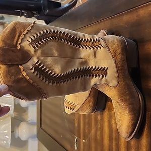 Western style cowboy boots 9M